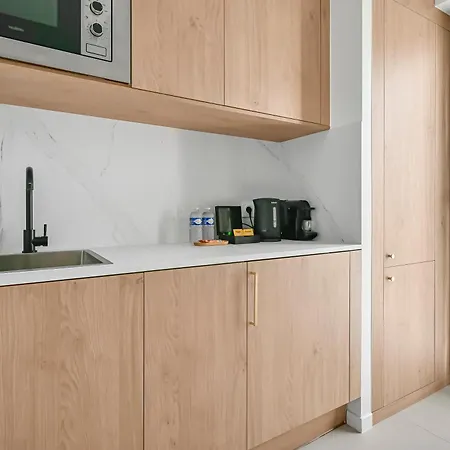 Jiji Senart Hotel apartamentowy 3*