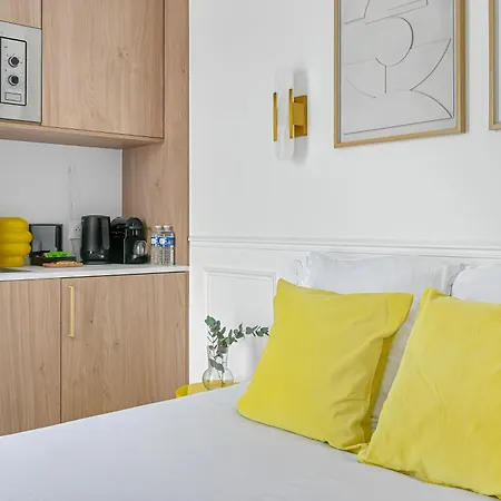 Jiji Senart Hotel apartamentowy 3*